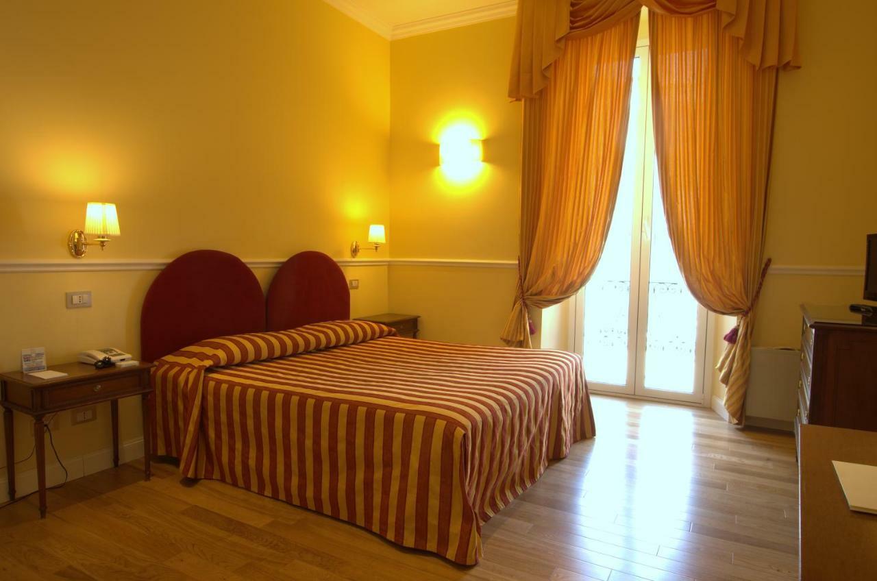 Hotel Firenze E Continentale La Spezia Bilik gambar
